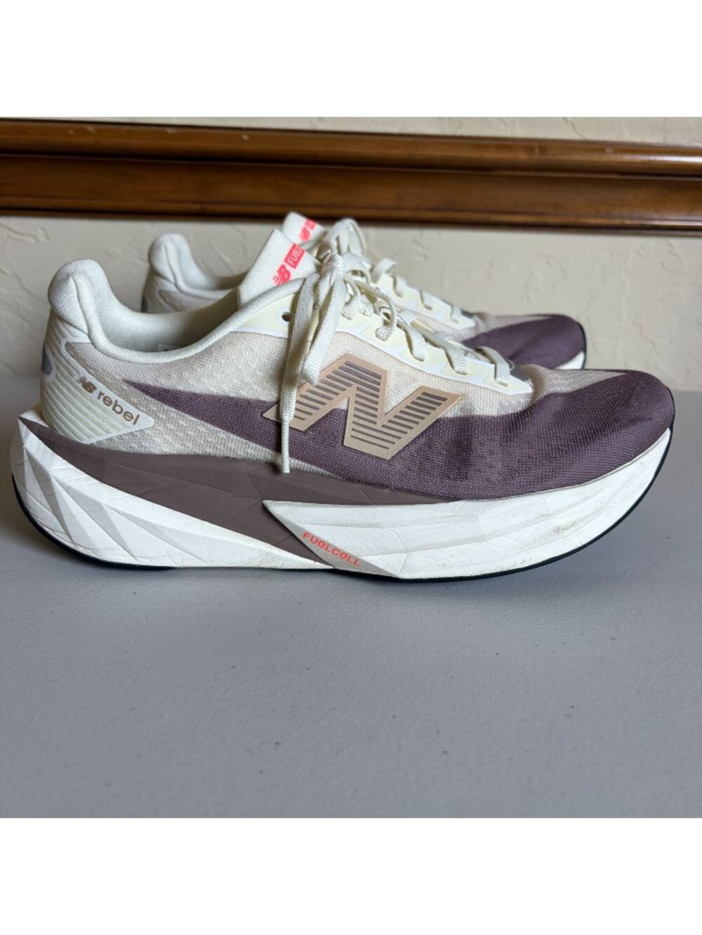 New Balance Men's Athletic Shoes Beige White Mauve